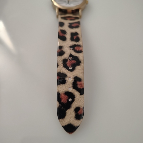 Leopard Print Cat Face Watch with Gold Tone Accents - Picture 6 of 8